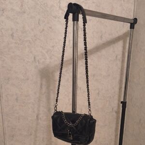 Elegant Black Quilted Chain Bag